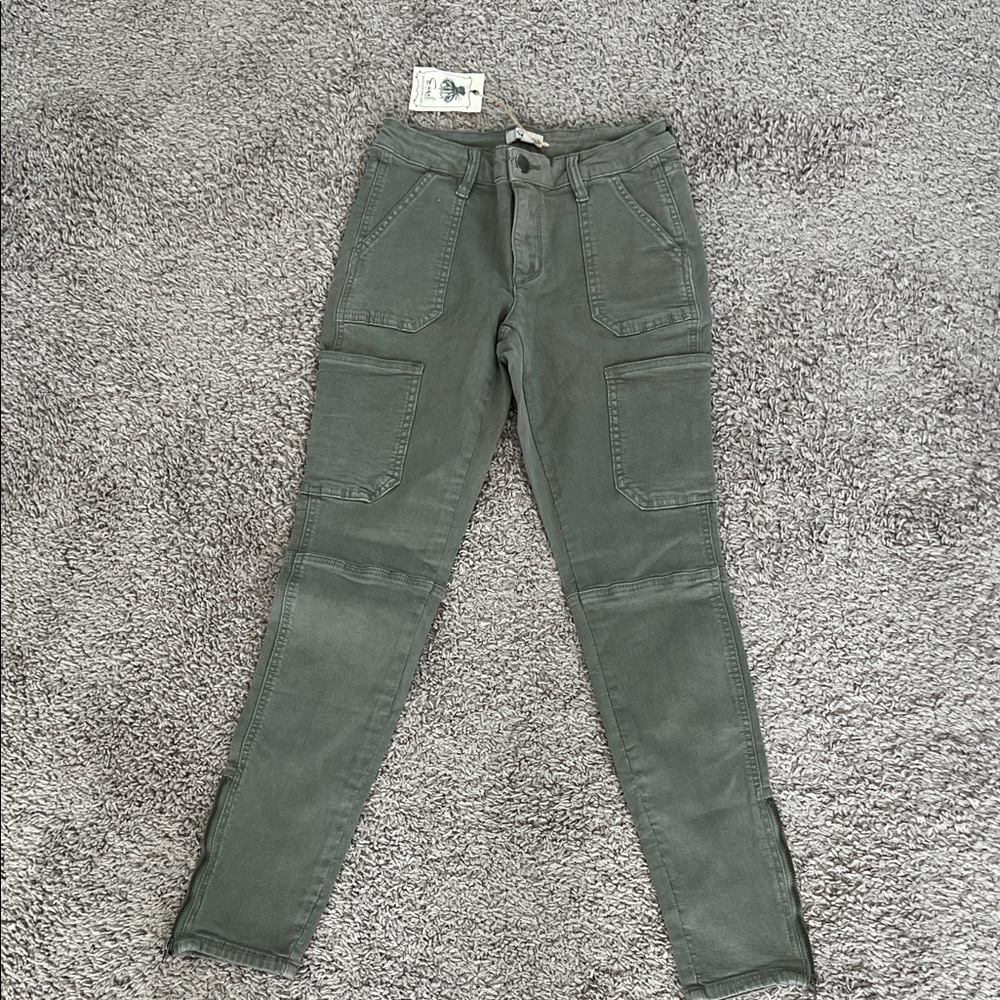 NWT Easel Los Angeles Taupe Cargo Pants